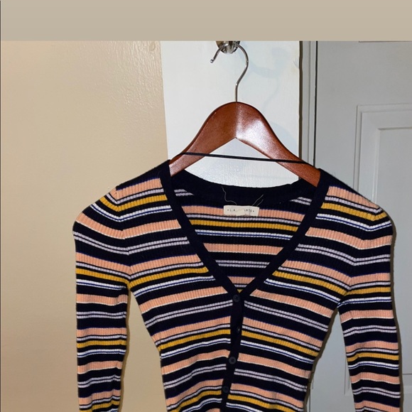 Clothes - Picture 6 of 15